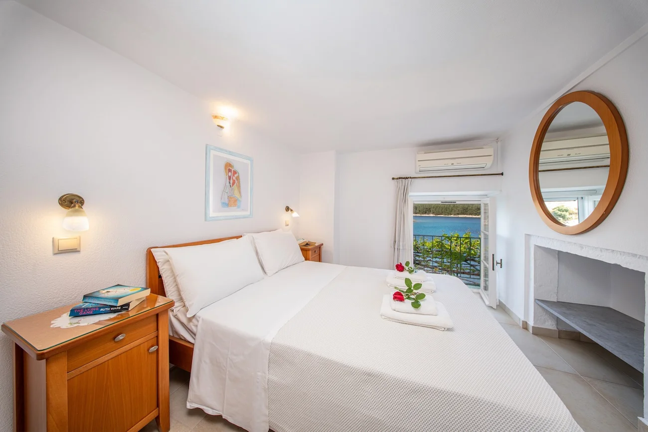 waterfront apartment 9 fiskardo kefalonia